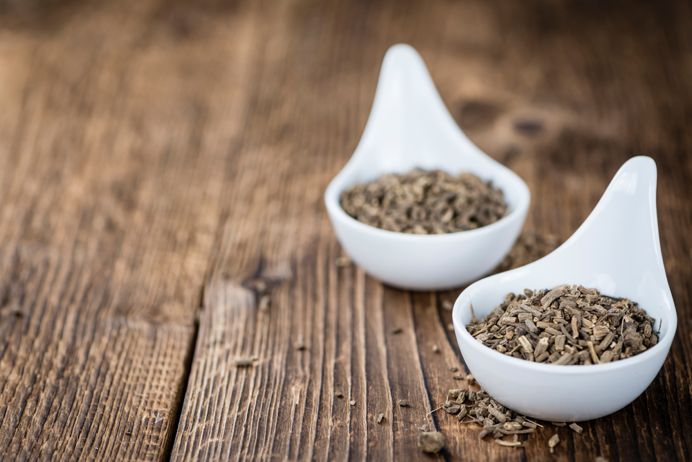 the-benefits-of-valerian-root-you-should-know-on-the-table